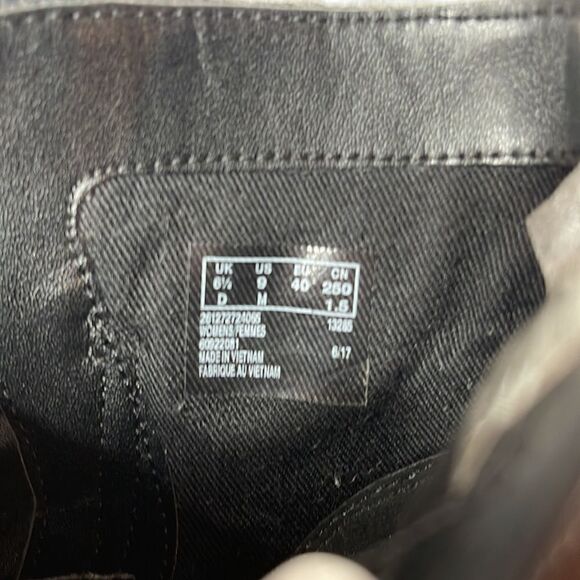 Clarks Cushion Plus “Spiced River” Two Tone Suede/Felt Heel Ankle Booties. Sz 9. - Picture 10 of 10